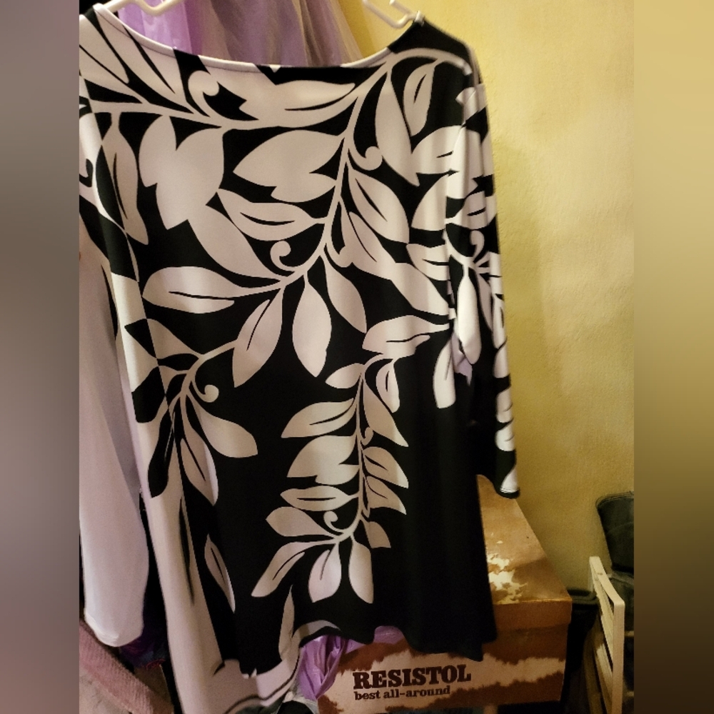 Scoop neck blouse